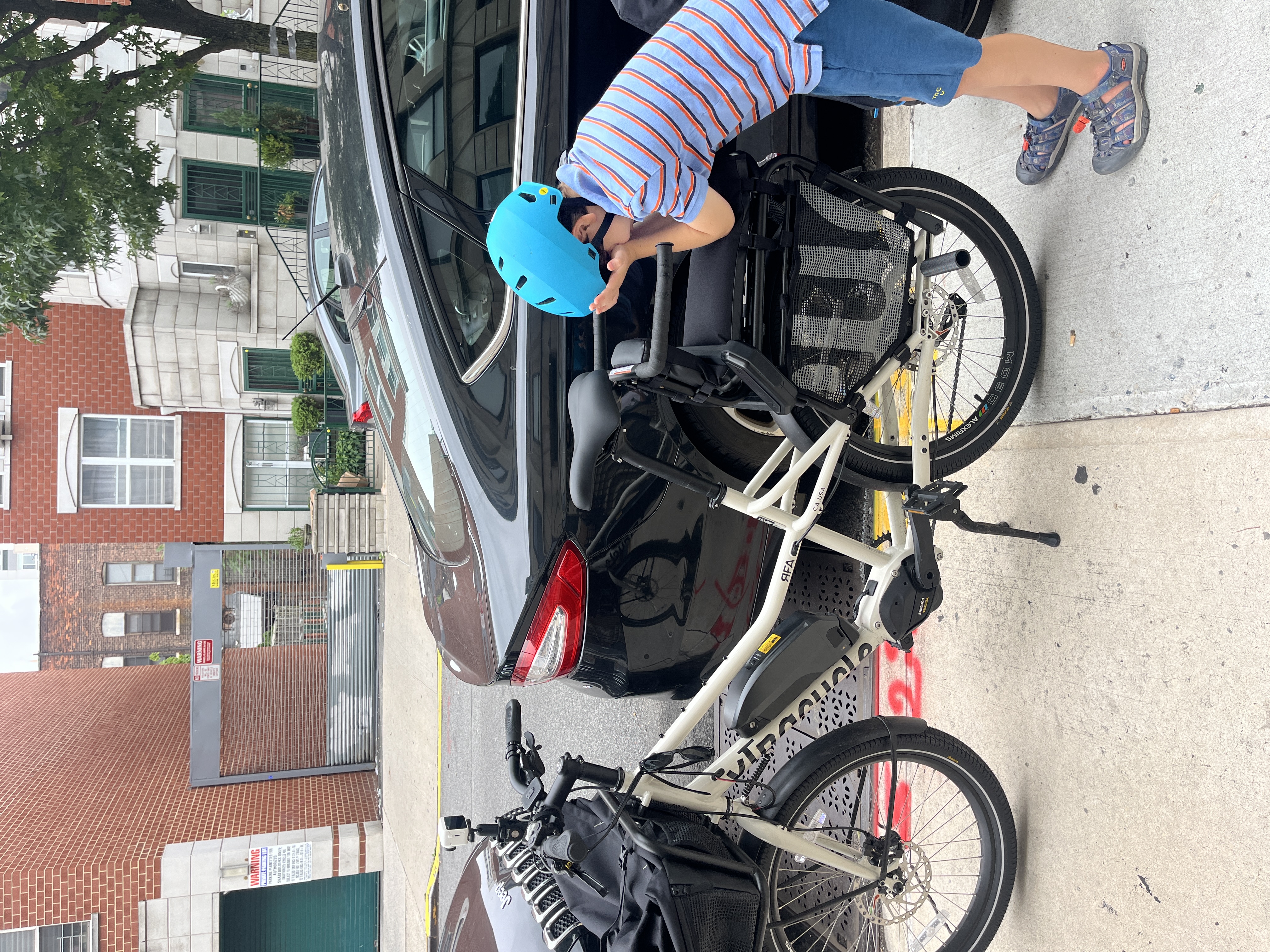 Xtracycle RFA longtail electric cargo bike for rent in NYC